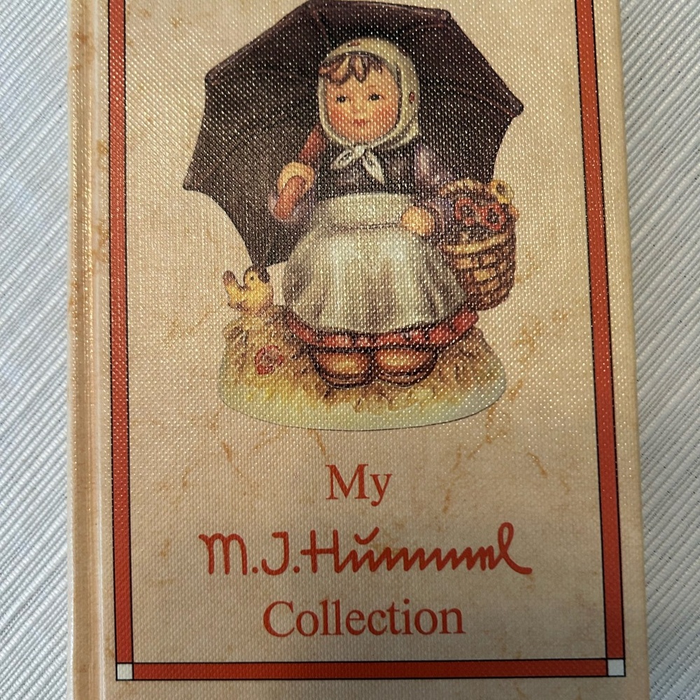 Goebel Cream and Gold Hardcover Collection Book Make An Offer!!